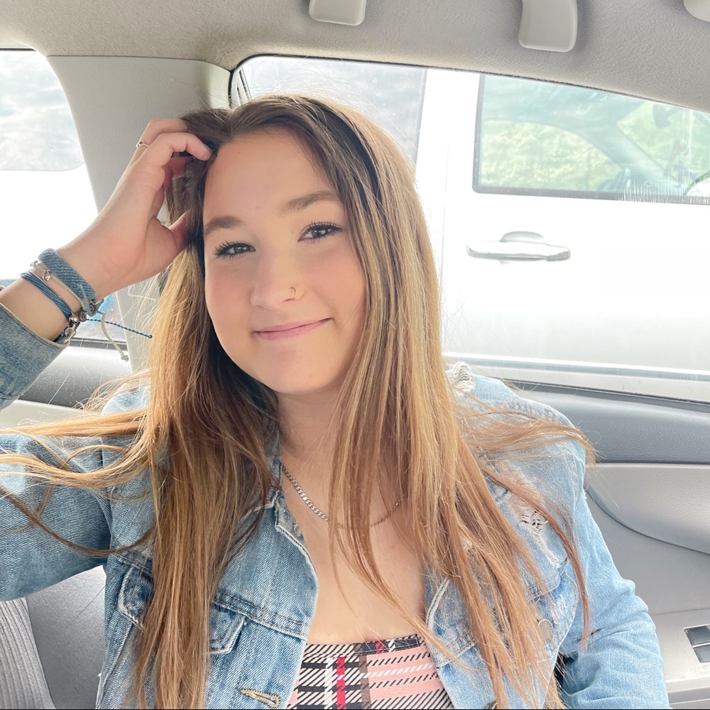 Meet your Posher, Ava